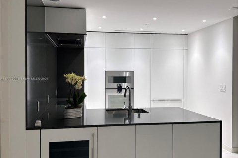 Copropriété à louer à Miami, Floride: 2 chambres, 146.6 m2 № 1730734 - photo 14