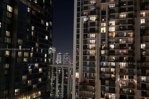Copropriété à louer à Miami, Floride: 2 chambres, 146.6 m2 № 1730734 - photo 19