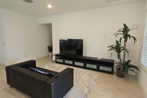 House in Orlando, Florida 3 bedrooms, 202.16 sq.m. № 1680391 - photo 7