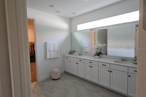 House in Orlando, Florida 3 bedrooms, 202.16 sq.m. № 1680391 - photo 25