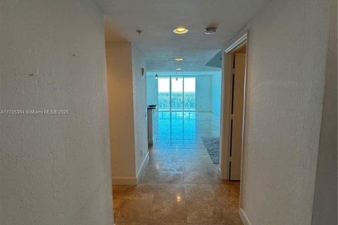 Copropriété à louer à North Miami, Floride: 2 chambres, 161.93 m2 № 1865700 - photo 6