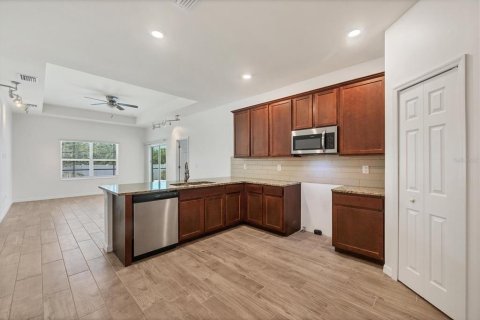 House in Rotonda, Florida 3 bedrooms, 153.29 sq.m. № 1658575 - photo 9
