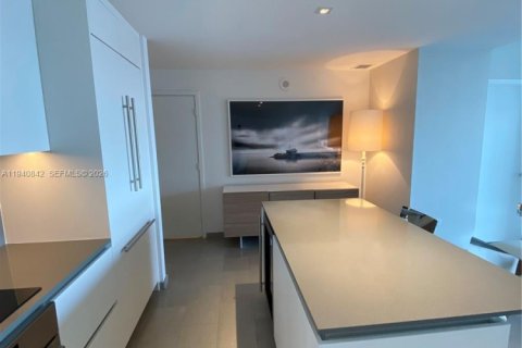 Condominio en alquiler en Miami, Florida, 2 dormitorios, 128.48 m2 № 1998022 - foto 6