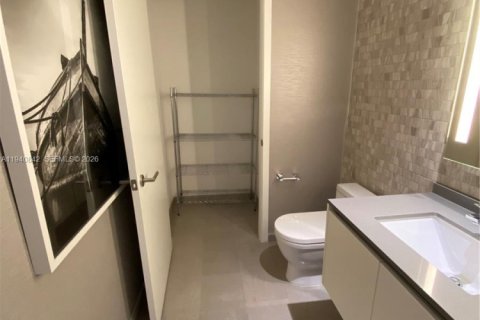 Condominio en alquiler en Miami, Florida, 2 dormitorios, 128.48 m2 № 1998022 - foto 15