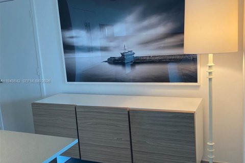 Condominio en alquiler en Miami, Florida, 2 dormitorios, 128.48 m2 № 1998022 - foto 12