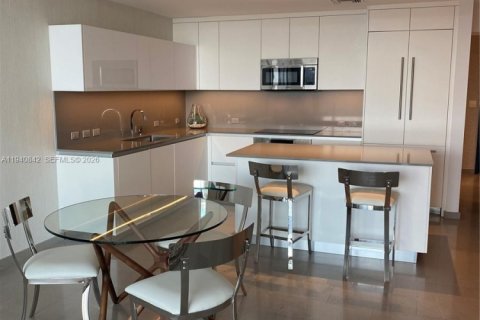 Condominio en alquiler en Miami, Florida, 2 dormitorios, 128.48 m2 № 1998022 - foto 11