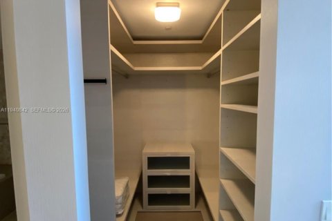 Condominio en alquiler en Miami, Florida, 2 dormitorios, 128.48 m2 № 1998022 - foto 25