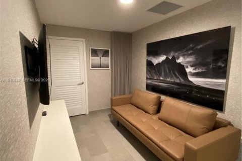 Condominio en alquiler en Miami, Florida, 2 dormitorios, 128.48 m2 № 1998022 - foto 19