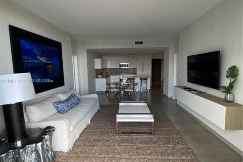 Condominio en alquiler en Miami, Florida, 2 dormitorios, 128.48 m2 № 1998022 - foto 8