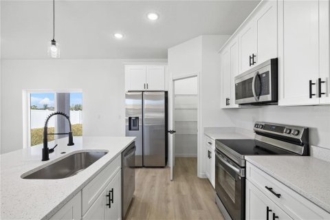 Villa ou maison à vendre à Poinciana, Floride: 4 chambres, 149.39 m2 № 2413717 - photo 10