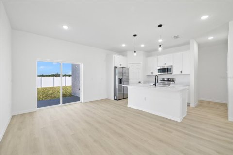 Villa ou maison à vendre à Poinciana, Floride: 4 chambres, 149.39 m2 № 2413717 - photo 8
