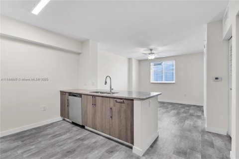 Apartamento en alquiler en Sweetwater, Florida, 1 dormitorio, 58.99 m2 № 1978440 - foto 13