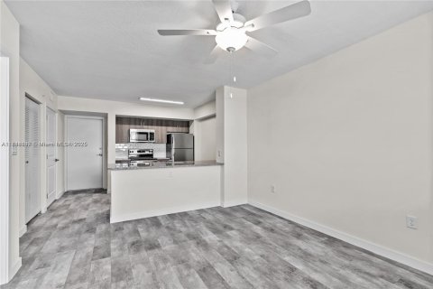 Apartamento en alquiler en Sweetwater, Florida, 1 dormitorio, 58.99 m2 № 1978440 - foto 6