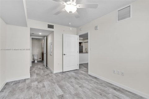 Apartamento en alquiler en Sweetwater, Florida, 1 dormitorio, 58.99 m2 № 1978440 - foto 7