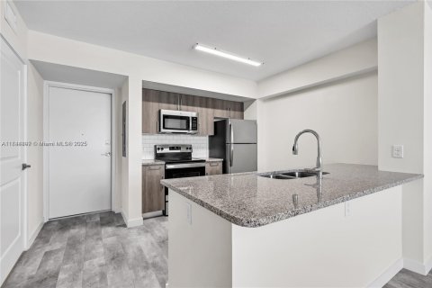 Apartamento en alquiler en Sweetwater, Florida, 1 dormitorio, 58.99 m2 № 1978440 - foto 12