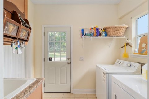House in Melrose, Florida 4 bedrooms, 284.1 sq.m. № 1806737 - photo 23