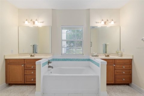 House in Melrose, Florida 4 bedrooms, 284.1 sq.m. № 1806737 - photo 30