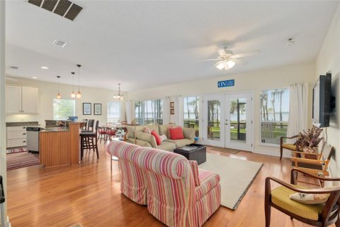 House in Melrose, Florida 4 bedrooms, 284.1 sq.m. № 1806737 - photo 7