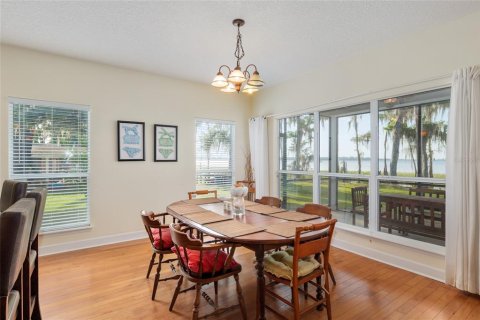 House in Melrose, Florida 4 bedrooms, 284.1 sq.m. № 1806737 - photo 15