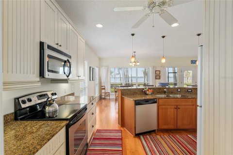 House in Melrose, Florida 4 bedrooms, 284.1 sq.m. № 1806737 - photo 22