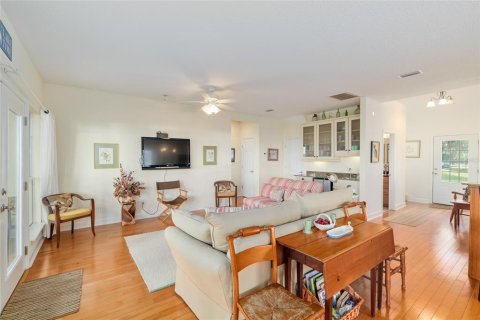 House in Melrose, Florida 4 bedrooms, 284.1 sq.m. № 1806737 - photo 12