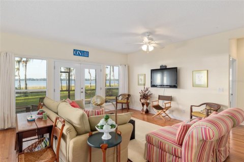 House in Melrose, Florida 4 bedrooms, 284.1 sq.m. № 1806737 - photo 13