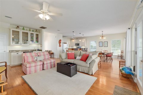 House in Melrose, Florida 4 bedrooms, 284.1 sq.m. № 1806737 - photo 11
