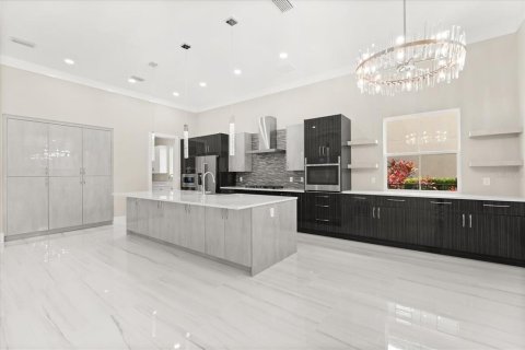 Casa en venta en Four Corners, Florida, 6 dormitorios, 392.7 m2 № 1722045 - foto 9