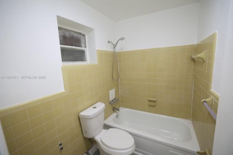 Снять в аренду квартиру в Хайалиа, Флорида 2 спальни, 2905.89м2, № 1992334 - фото 14