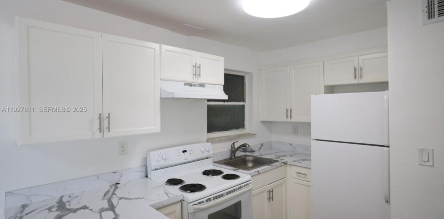 Квартира в Хайалиа, Флорида 2 спальни, 2905.89м2 № 1992334