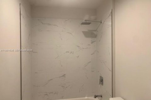 Condo in Miami, Florida, 3 bedrooms  № 2042973 - photo 12