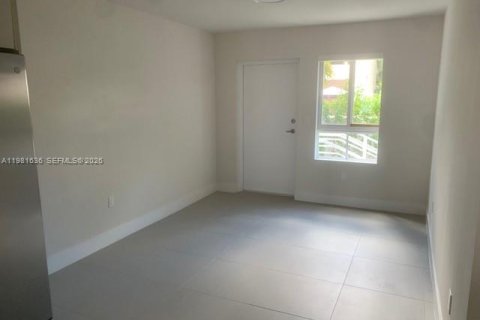 Condo in Miami, Florida, 3 bedrooms  № 2042973 - photo 13