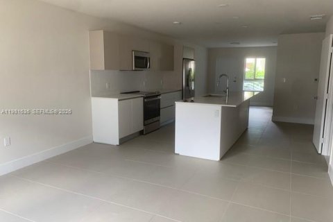 Condo in Miami, Florida, 3 bedrooms  № 2042973 - photo 5