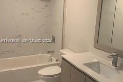 Condo in Miami, Florida, 3 bedrooms  № 2042973 - photo 11