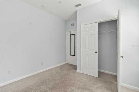 Condo in Orlando, Florida, 3 bedrooms  № 1912416 - photo 13