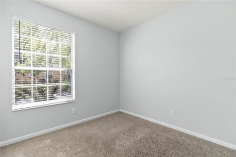 Condo in Orlando, Florida, 3 bedrooms  № 1912416 - photo 12