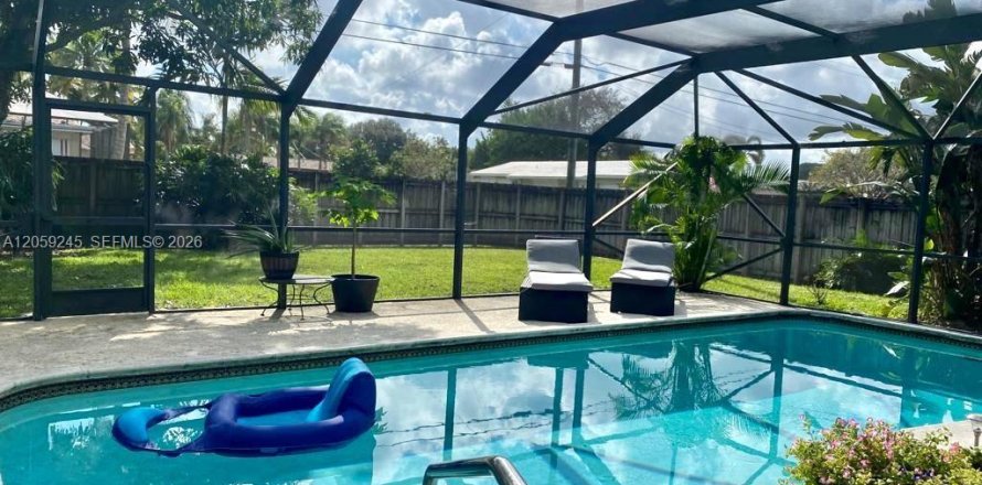 Villa ou maison à Hollywood, Floride 3 chambres, 174.38 m2 № 2249514