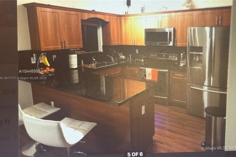 Villa ou maison à louer à Homestead, Floride: 4 chambres, 148.36 m2 № 1972941 - photo 3