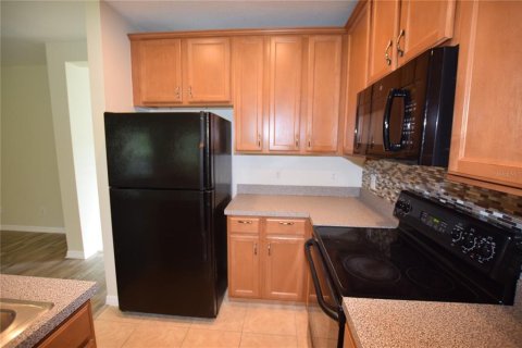 Townhouse in Orlando, Florida 3 bedrooms, 140.1 sq.m. № 2203308 - photo 12