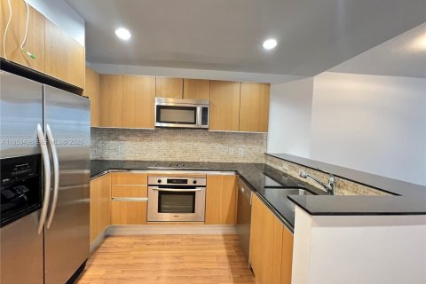 Copropriété à louer à Miami, Floride: 1 chambre, 87.79 m2 № 2017983 - photo 2