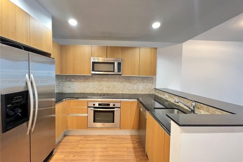 Copropriété à louer à Miami, Floride: 1 chambre, 87.79 m2 № 2017983 - photo 3