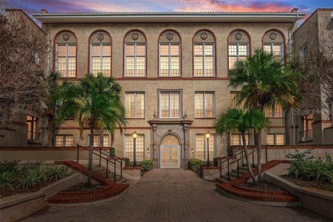 Copropriété à vendre à Saint Petersburg, Floride: 1 chambre, 59.92 m2 № 1773625 - photo 1