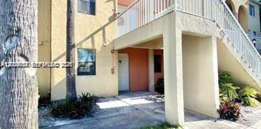 Condominio en Fort Lauderdale, Florida, 1 dormitorio  № 2078044