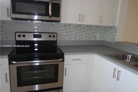 Condominio en alquiler en Fort Lauderdale, Florida, 1 dormitorio, 65.22 m2 № 2078044 - foto 4