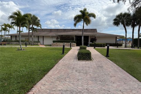 Condo in Delray Beach, Florida, 2 bedrooms  № 2068337 - photo 11