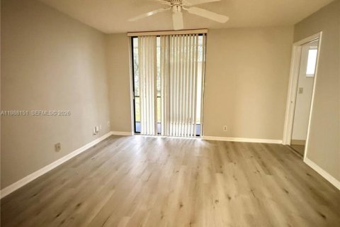 Condo in Delray Beach, Florida, 2 bedrooms  № 2068337 - photo 7