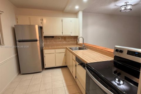 Condo in Delray Beach, Florida, 2 bedrooms  № 2068337 - photo 3