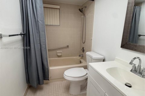 Condo in Delray Beach, Florida, 2 bedrooms  № 2068337 - photo 8