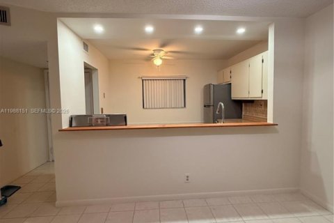 Condo in Delray Beach, Florida, 2 bedrooms  № 2068337 - photo 6