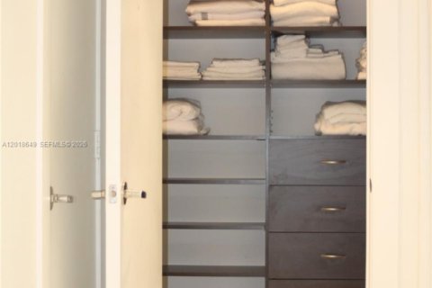 Copropriété à louer à Miami, Floride: 1 chambre, 87.14 m2 № 2273403 - photo 22